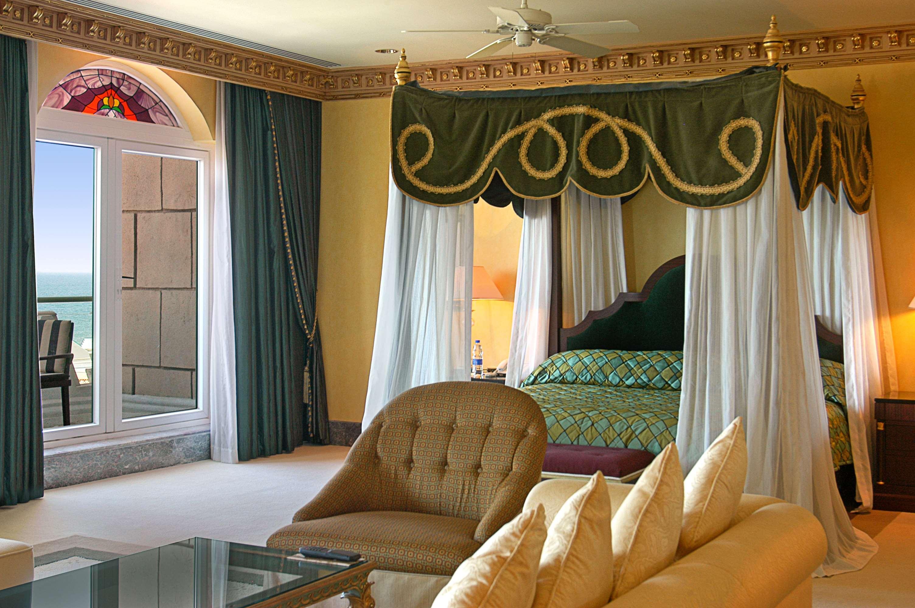 Grand Hyatt Muscat Hotel Exterior foto A bedroom at the Atlantis Paradise Island
