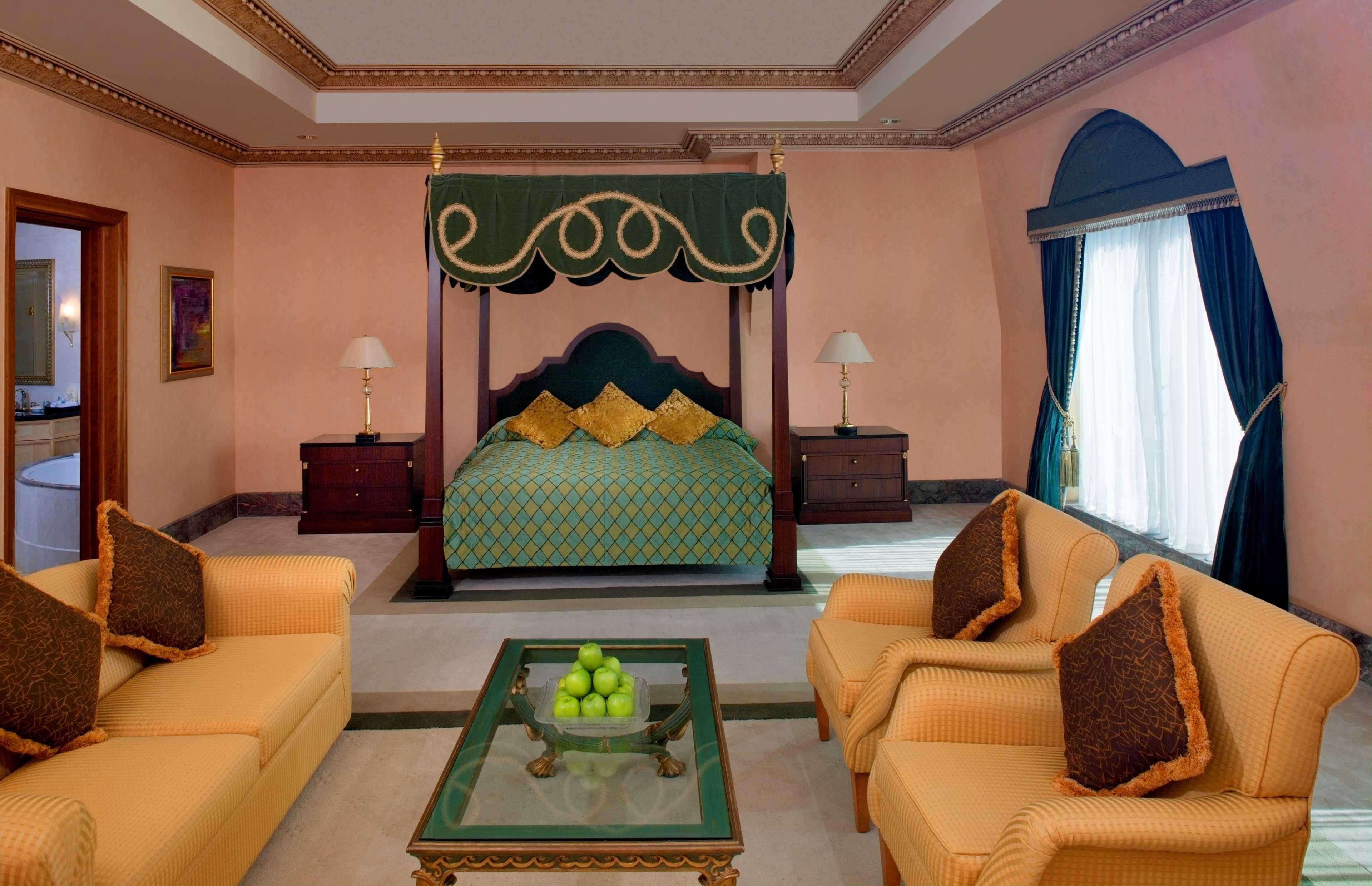 Grand Hyatt Muscat Hotel Exterior foto Suite at the Jumeirah Creekside Hotel