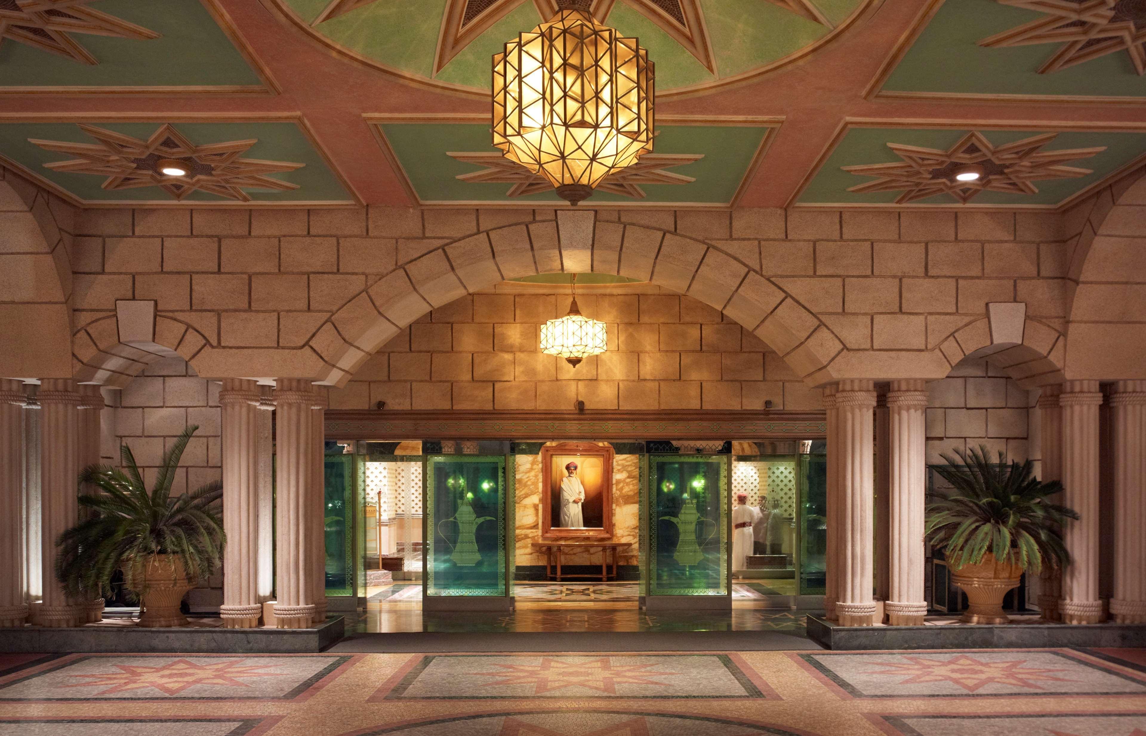 Grand Hyatt Muscat Hotel Exterior foto Entrance to the hotel